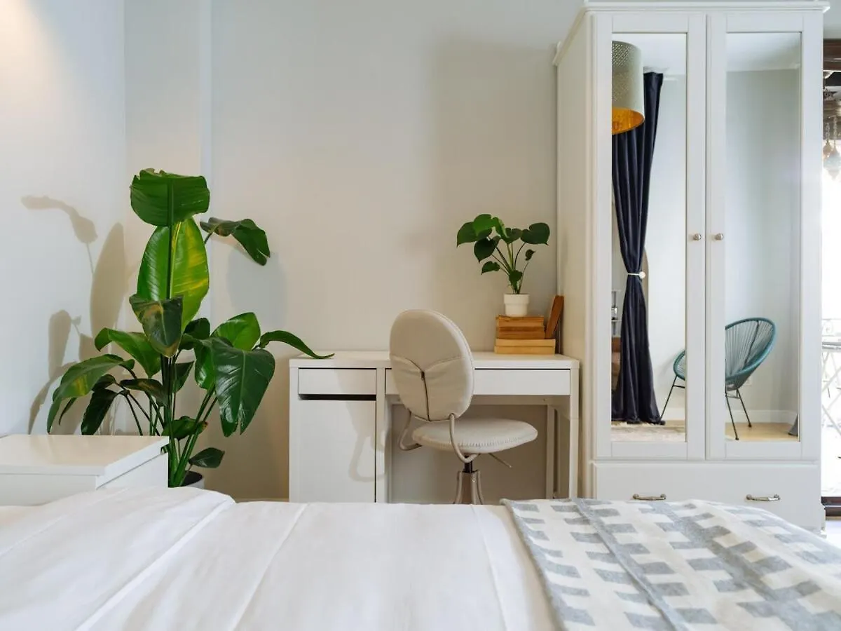 Apartment Double Studio Near Cismigiu Park Bucharest