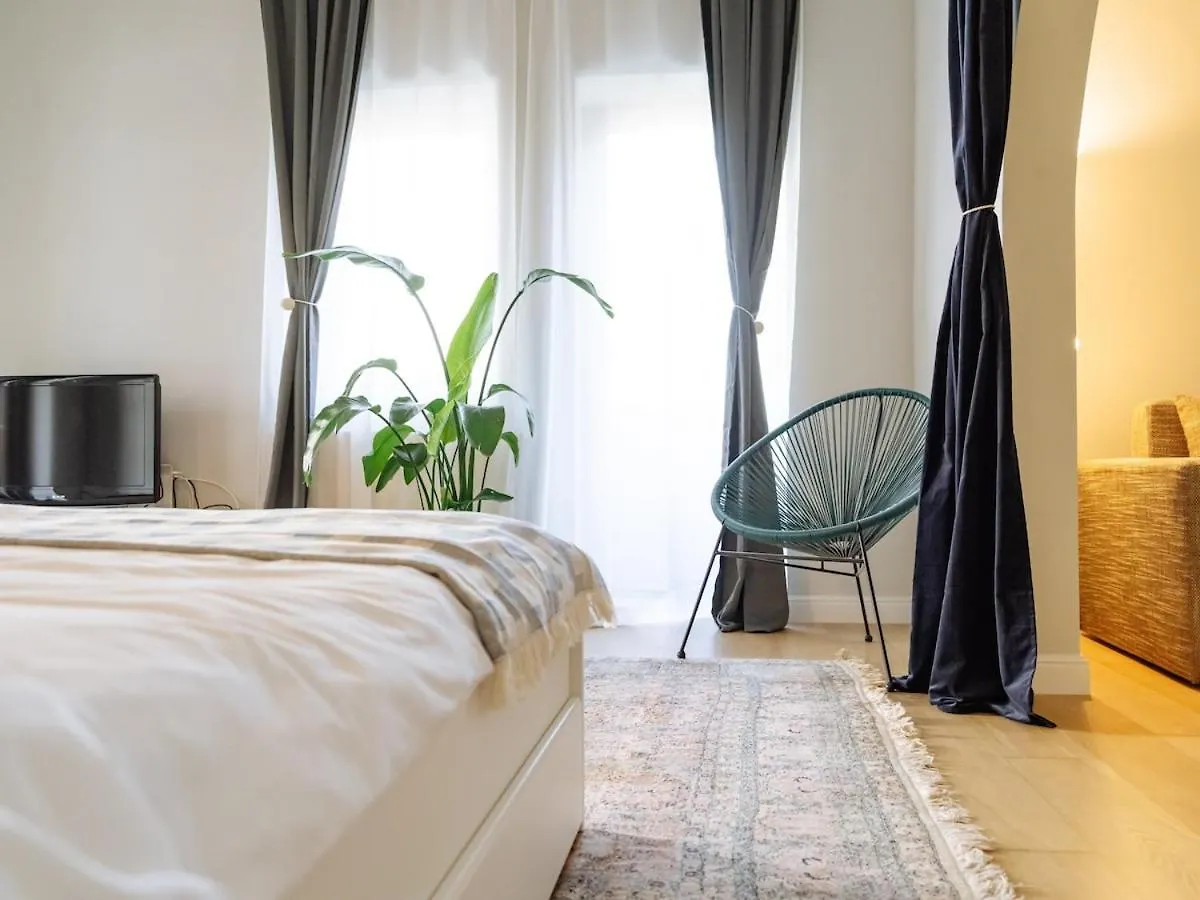 Double Studio Near Cismigiu Park Bucharest Apartment